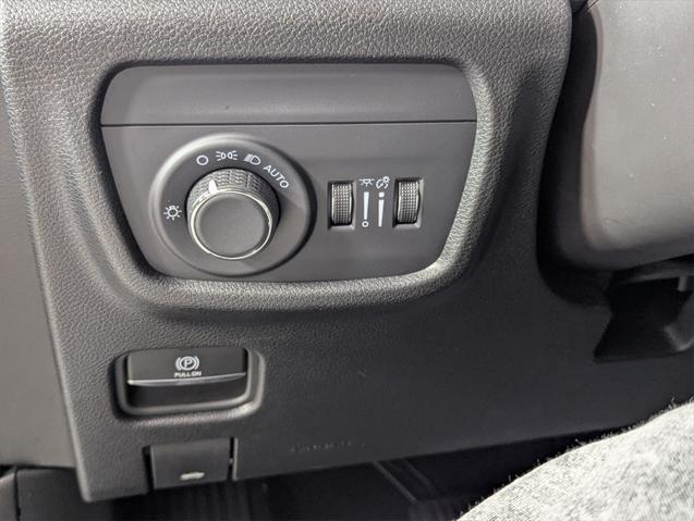 new 2025 Jeep Grand Cherokee car, priced at $28,582