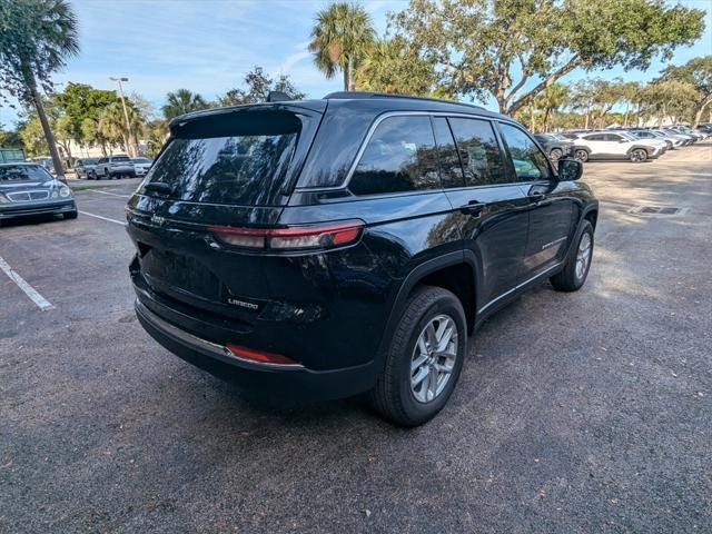 new 2025 Jeep Grand Cherokee car, priced at $38,000