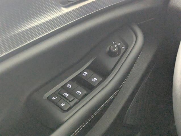 new 2025 Jeep Grand Cherokee car, priced at $28,582