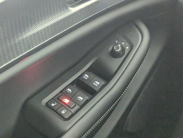 new 2025 Jeep Grand Cherokee car, priced at $33,574