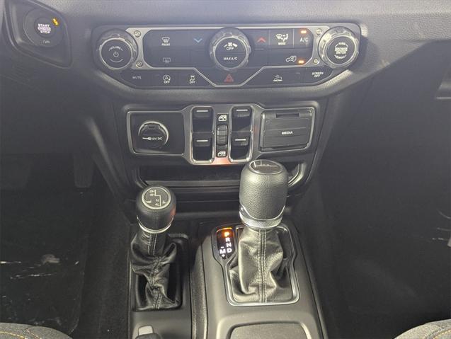 new 2025 Jeep Gladiator car, priced at $40,688