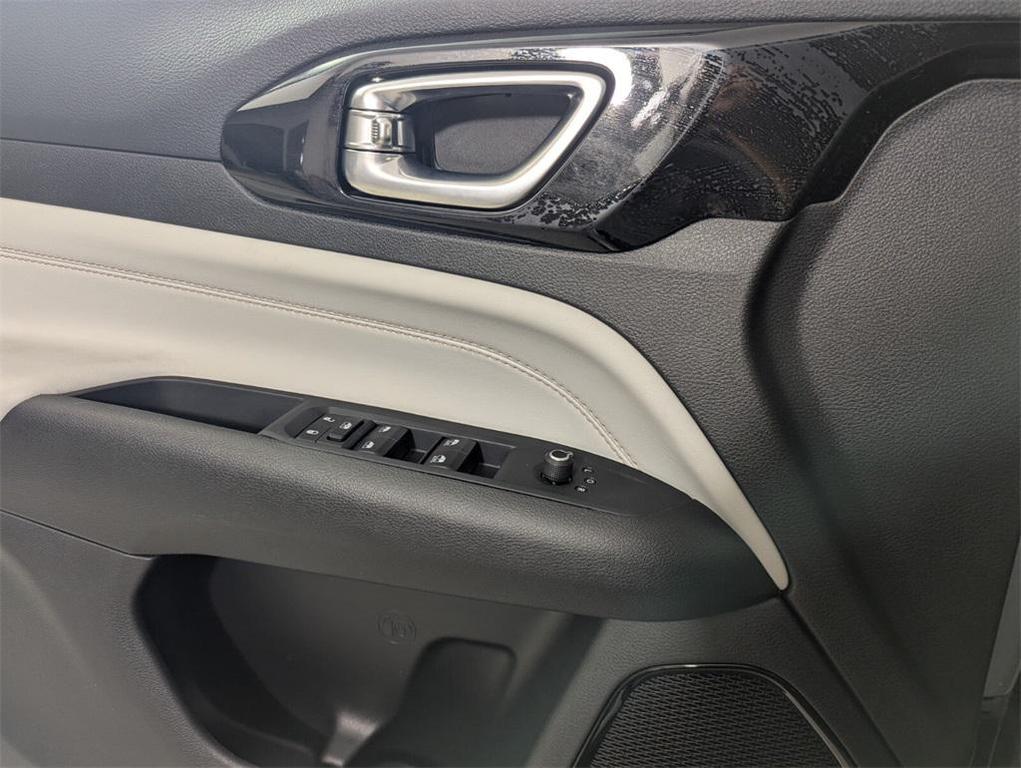 new 2025 Jeep Compass car, priced at $27,770
