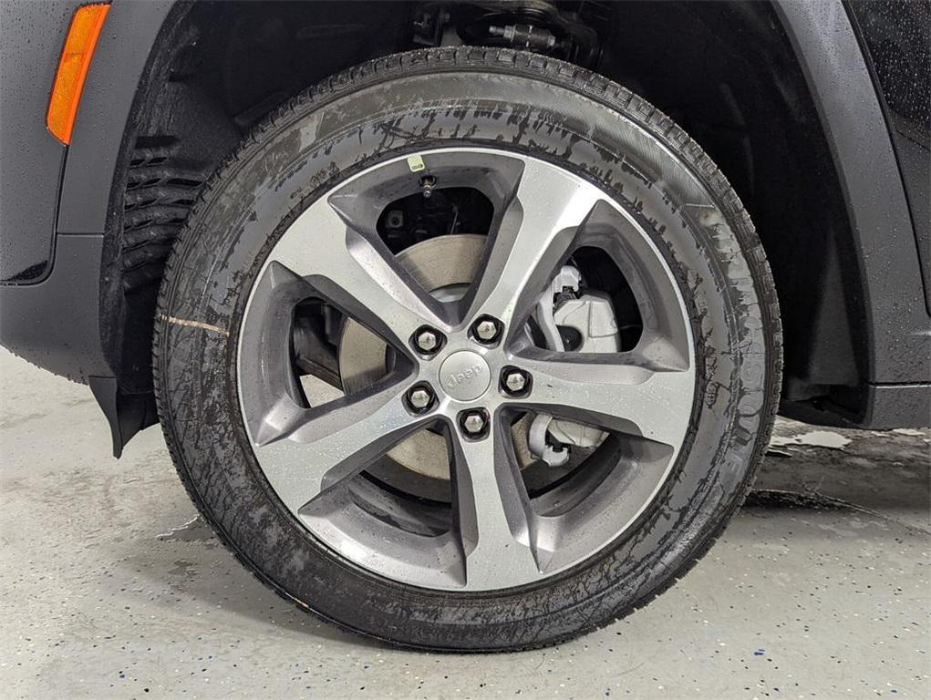 new 2025 Jeep Grand Cherokee car, priced at $41,822
