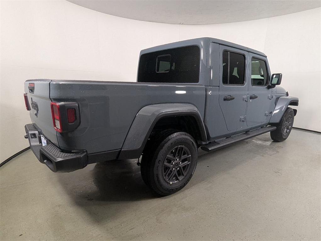 new 2025 Jeep Gladiator car, priced at $42,158