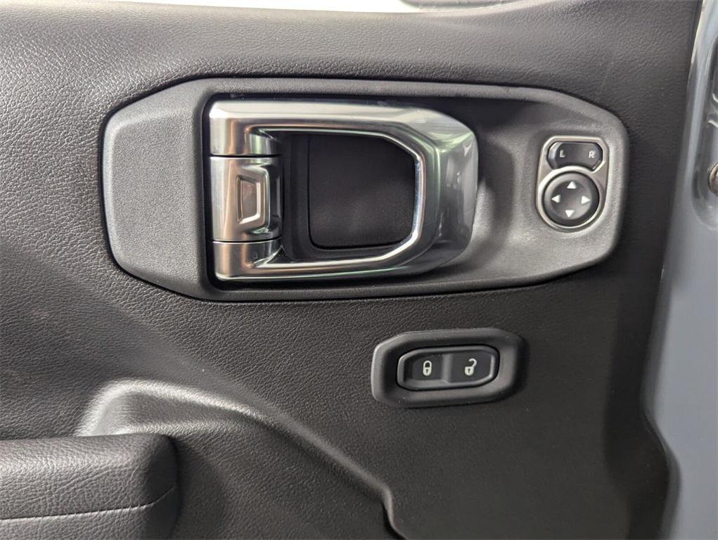 new 2025 Jeep Gladiator car, priced at $42,158