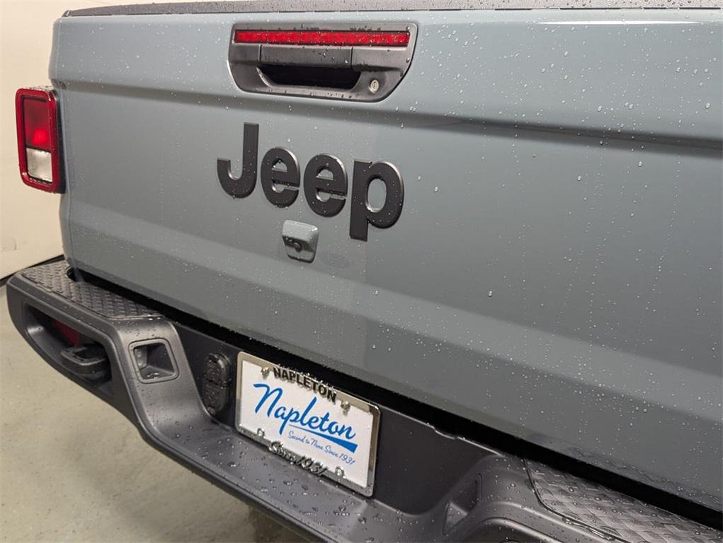 new 2025 Jeep Gladiator car, priced at $42,158