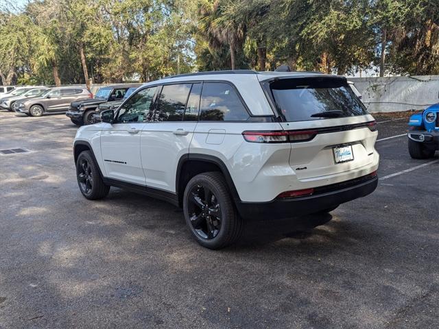 new 2025 Jeep Grand Cherokee car, priced at $51,000