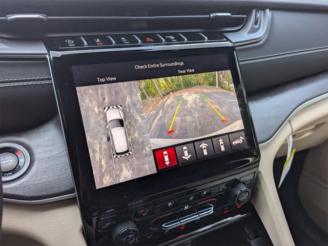 new 2025 Jeep Grand Cherokee car, priced at $51,000