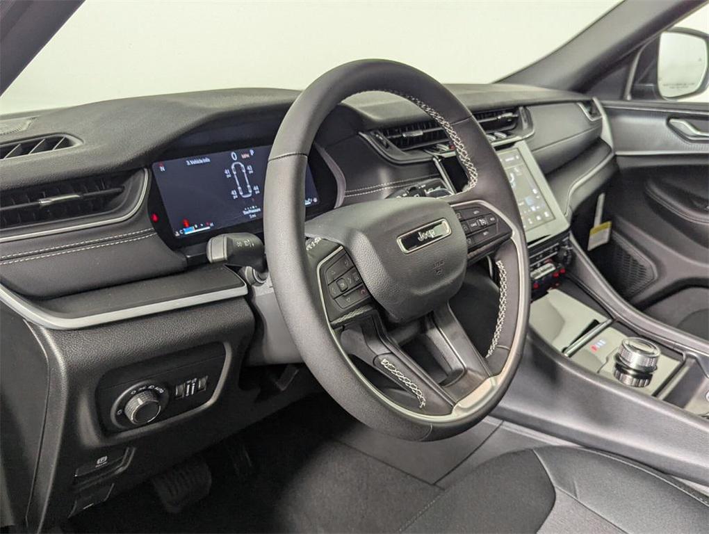 new 2025 Jeep Grand Cherokee L car, priced at $30,775