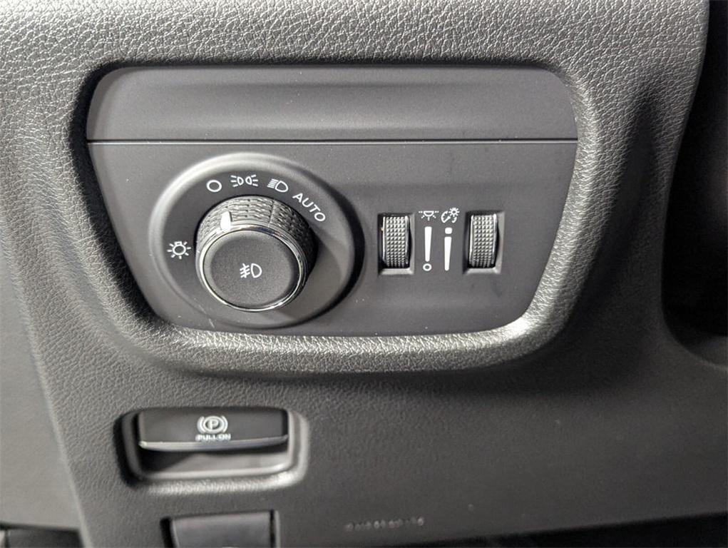 new 2025 Jeep Grand Cherokee car, priced at $31,831