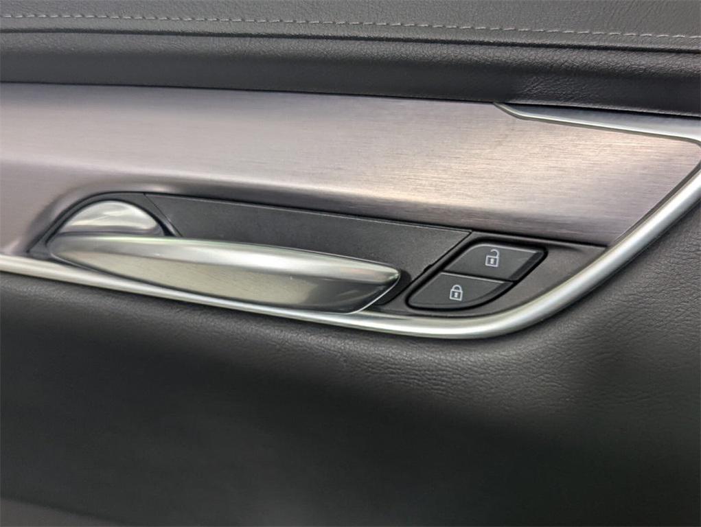 used 2021 Cadillac XT5 car, priced at $20,788