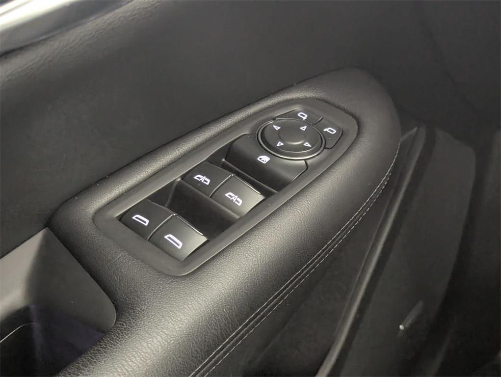 used 2021 Cadillac XT5 car, priced at $20,788