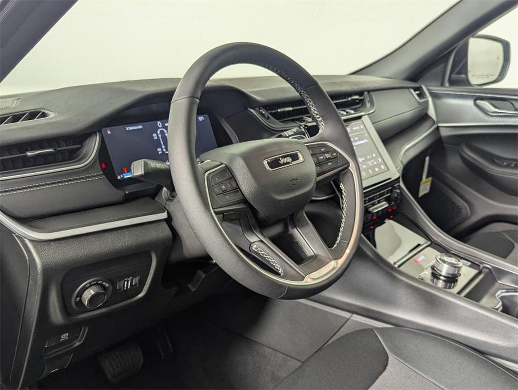 new 2025 Jeep Grand Cherokee L car, priced at $31,210