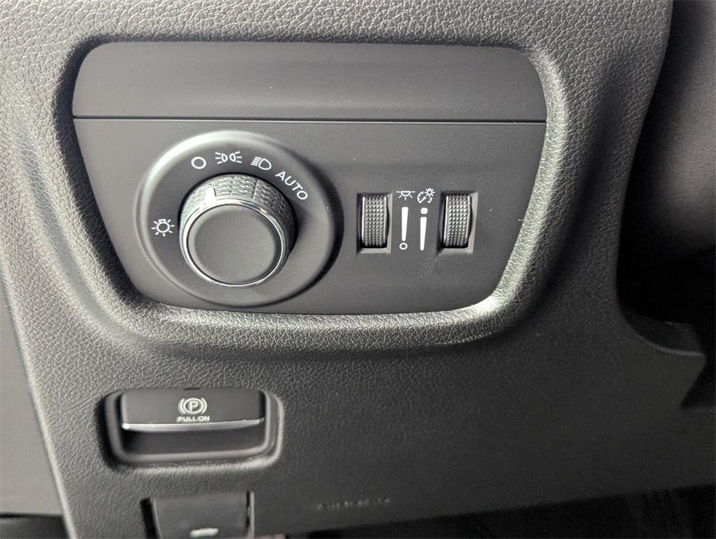 new 2025 Jeep Grand Cherokee L car, priced at $31,210