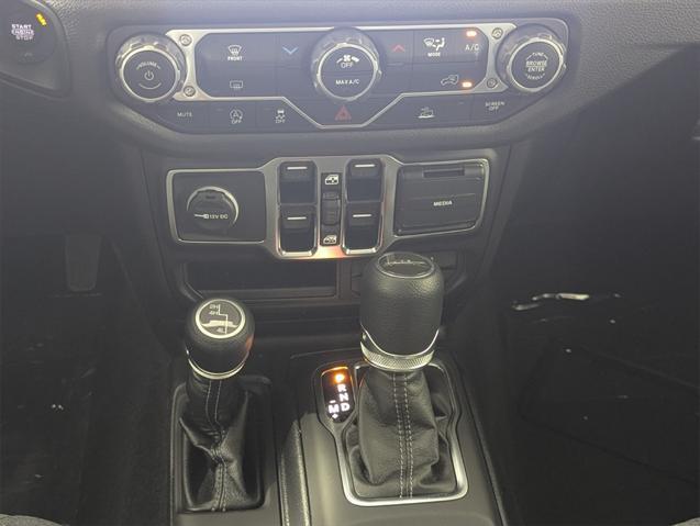 new 2025 Jeep Gladiator car, priced at $37,106