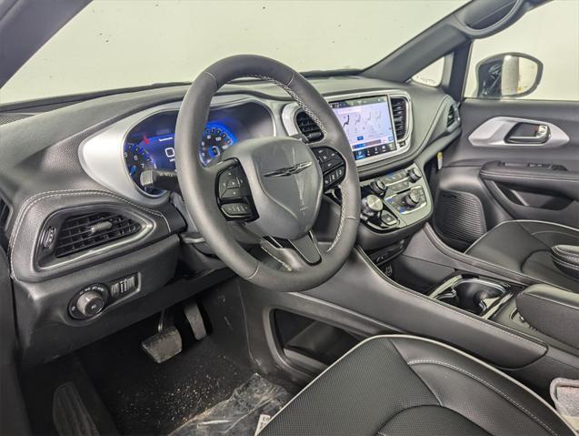 new 2025 Chrysler Pacifica car, priced at $45,092