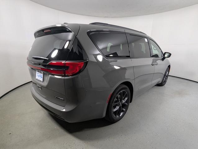 new 2025 Chrysler Pacifica car, priced at $45,092