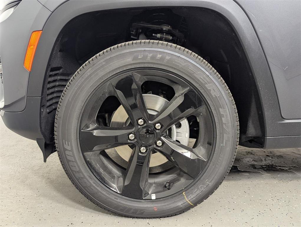 new 2025 Jeep Grand Cherokee car, priced at $39,955