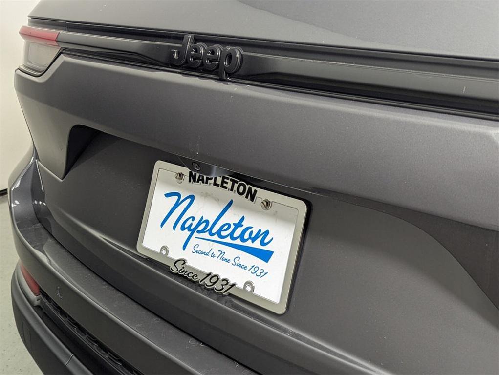 new 2025 Jeep Grand Cherokee car, priced at $39,955