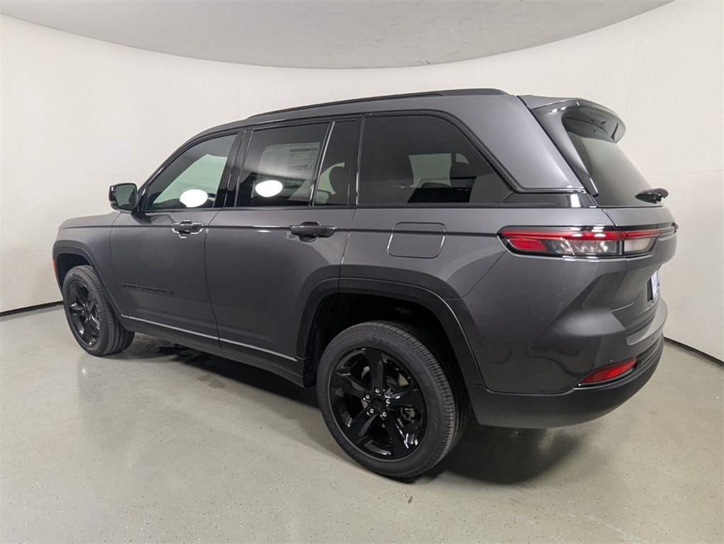 new 2025 Jeep Grand Cherokee car, priced at $39,955
