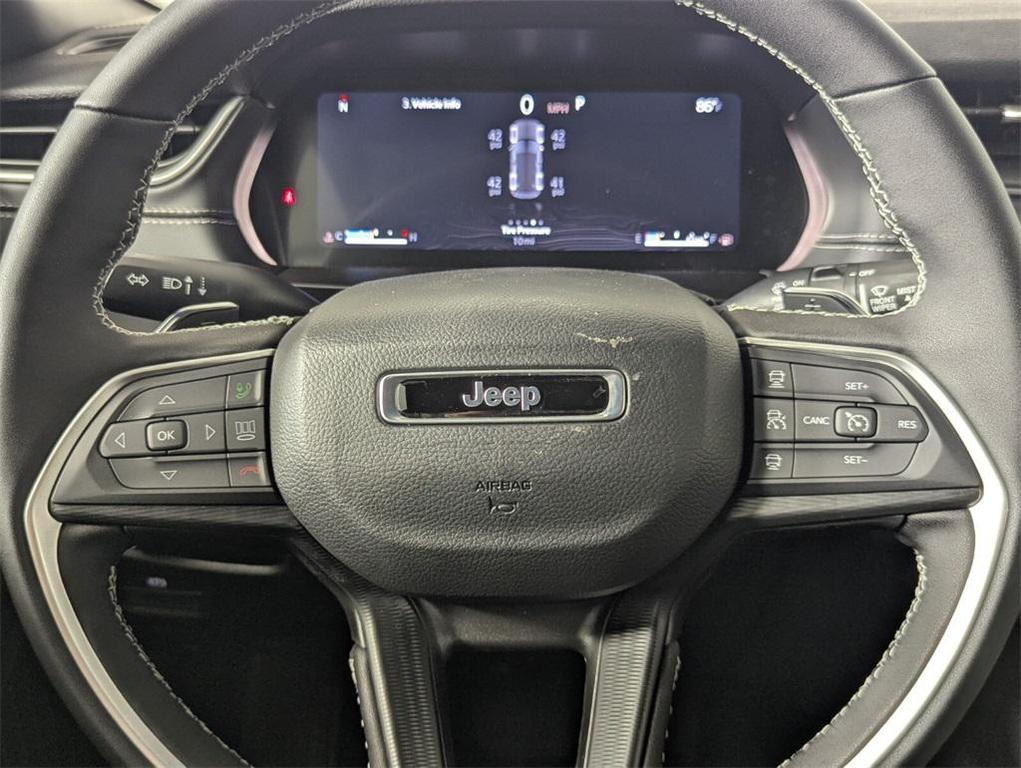 new 2025 Jeep Grand Cherokee car, priced at $39,955