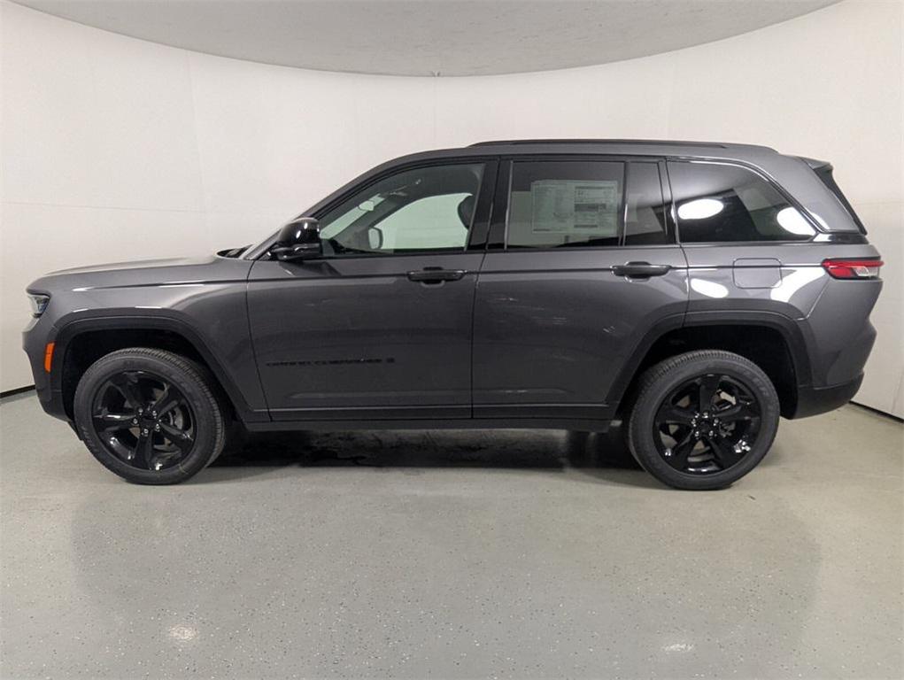 new 2025 Jeep Grand Cherokee car, priced at $39,955