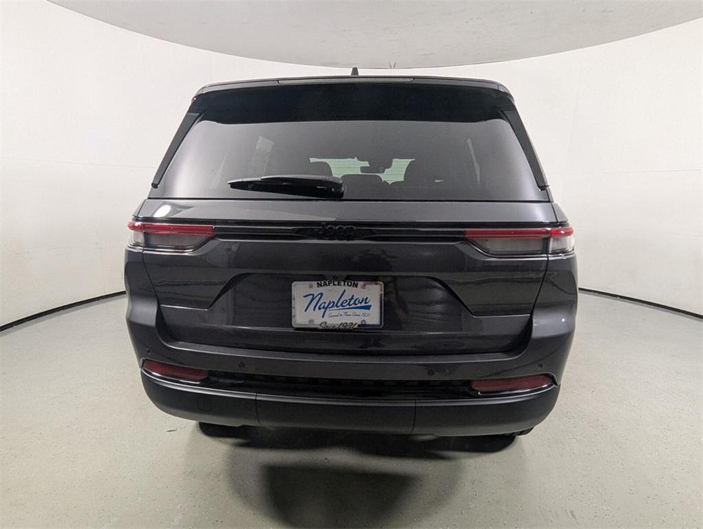 new 2025 Jeep Grand Cherokee car, priced at $39,955