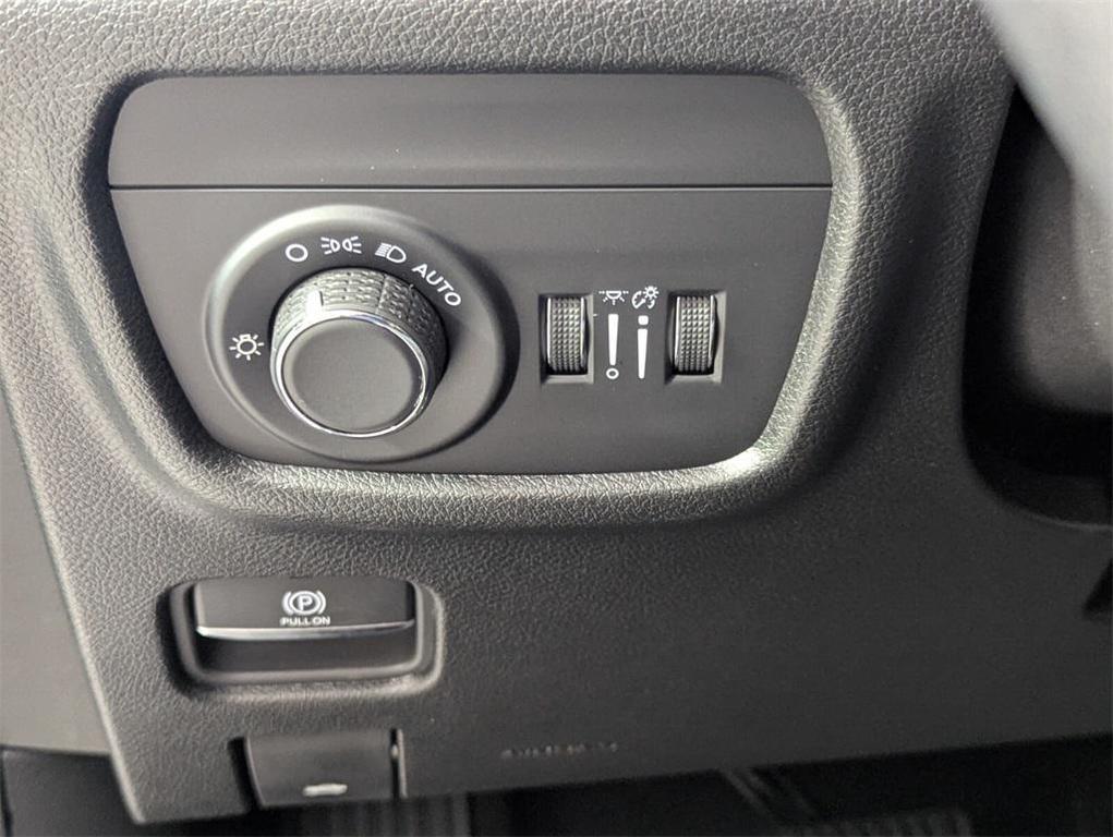 new 2025 Jeep Grand Cherokee car, priced at $39,955