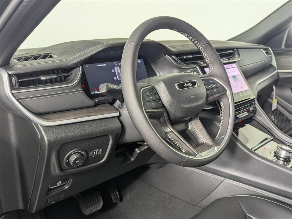 new 2025 Jeep Grand Cherokee car, priced at $35,941