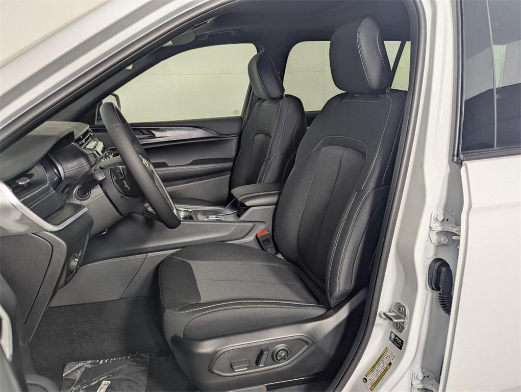 new 2025 Jeep Grand Cherokee L car, priced at $31,742