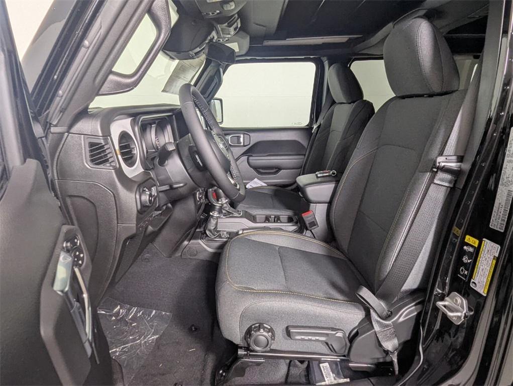 new 2025 Jeep Wrangler car, priced at $40,824