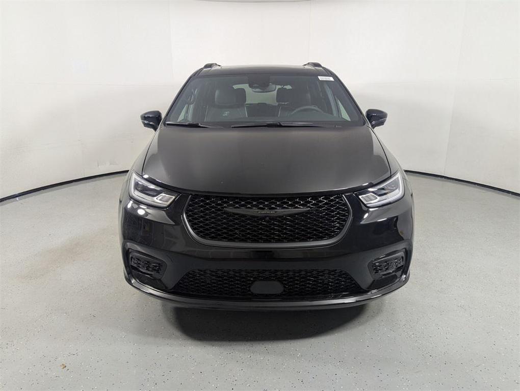 new 2025 Chrysler Pacifica car, priced at $39,587
