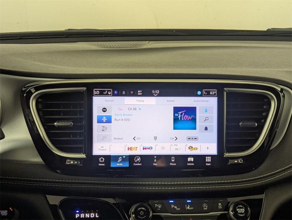 new 2025 Chrysler Pacifica car, priced at $39,587