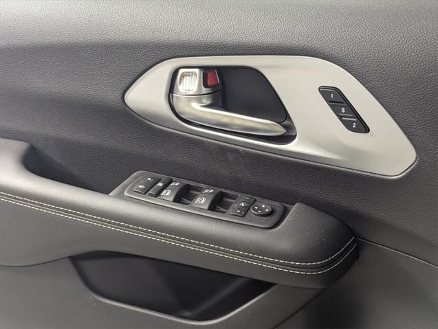 new 2025 Chrysler Pacifica car, priced at $47,009