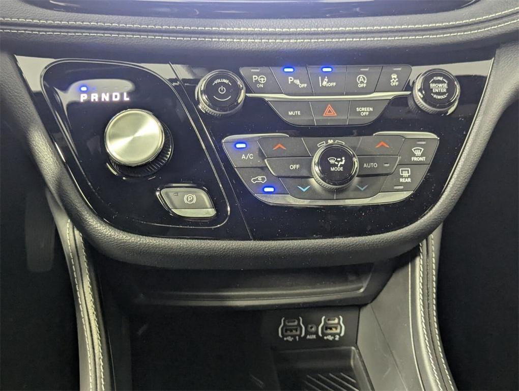 new 2025 Chrysler Pacifica car, priced at $39,587