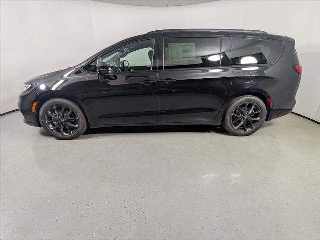 new 2025 Chrysler Pacifica car, priced at $47,009