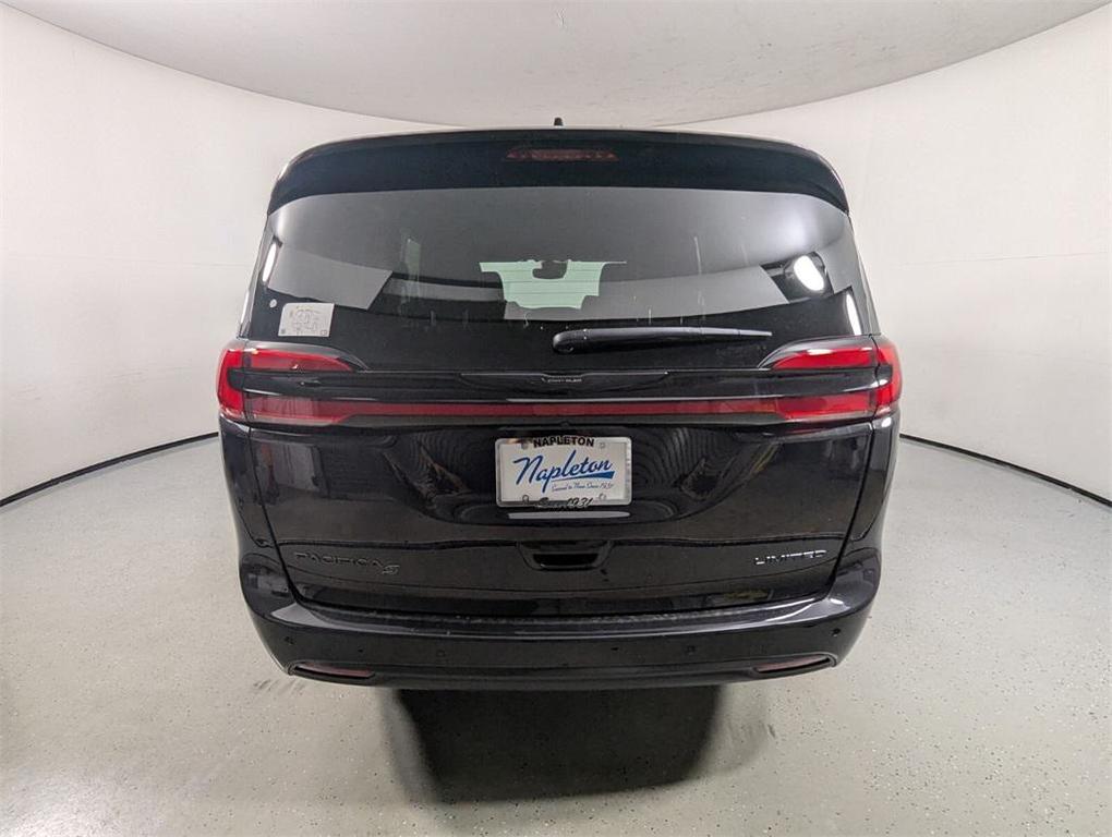 new 2025 Chrysler Pacifica car, priced at $39,587
