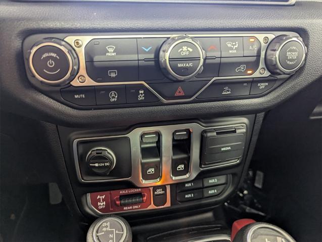 new 2025 Jeep Wrangler car, priced at $40,836