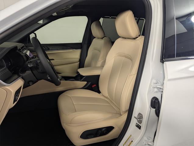 new 2025 Jeep Grand Cherokee L car, priced at $42,241