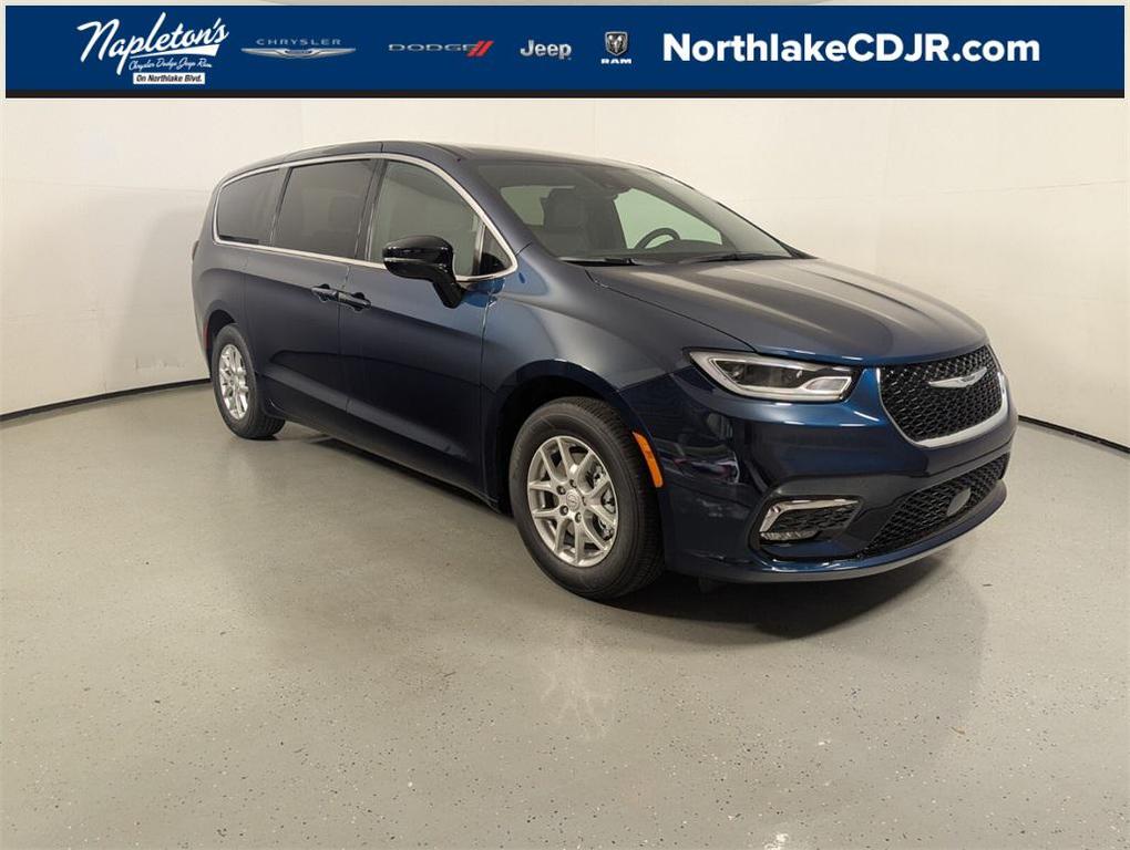 new 2025 Chrysler Pacifica car, priced at $31,800