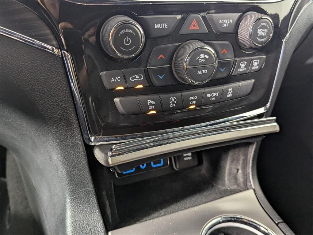 used 2021 Jeep Grand Cherokee car, priced at $19,788