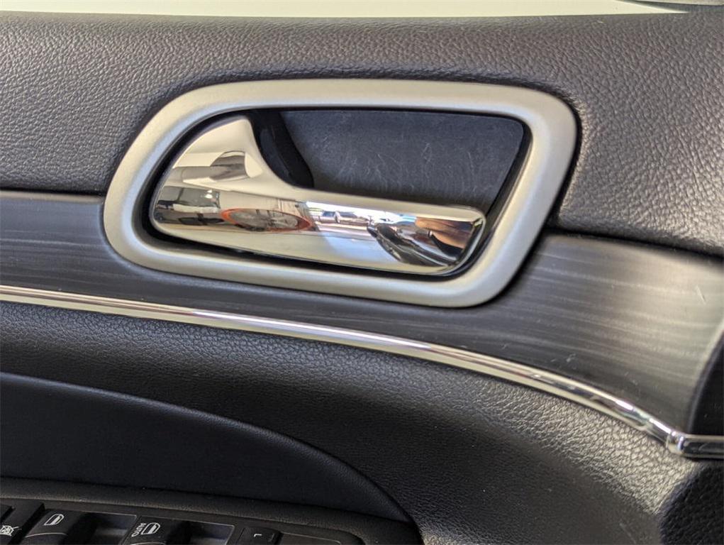 used 2021 Jeep Grand Cherokee car, priced at $19,788