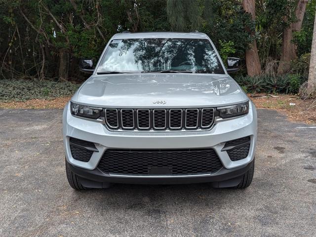 new 2024 Jeep Grand Cherokee car, priced at $34,376