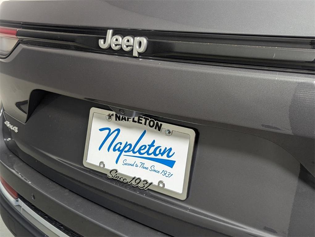 new 2025 Jeep Grand Cherokee car, priced at $30,620