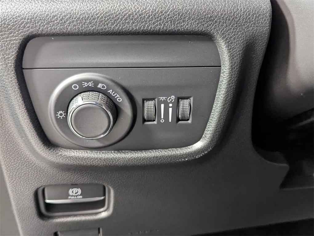 new 2025 Jeep Grand Cherokee car, priced at $30,620