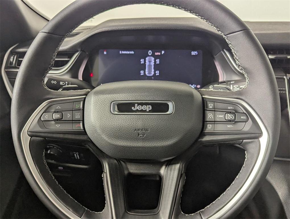 new 2025 Jeep Grand Cherokee car, priced at $30,620