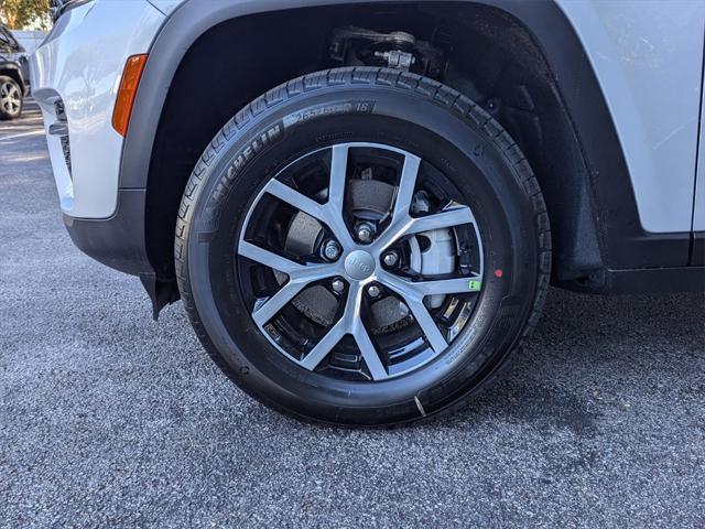 new 2025 Jeep Grand Cherokee car, priced at $45,295