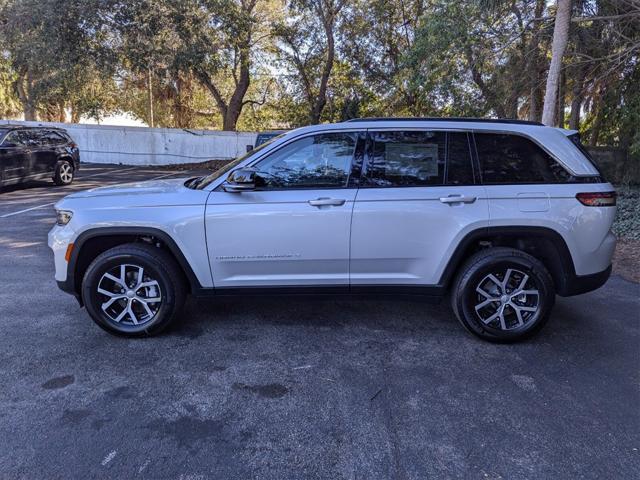 new 2025 Jeep Grand Cherokee car, priced at $45,295