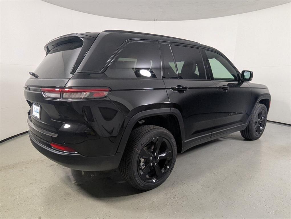 new 2025 Jeep Grand Cherokee car, priced at $34,560