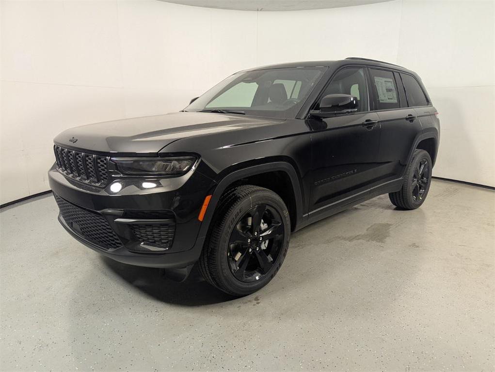 new 2025 Jeep Grand Cherokee car, priced at $34,560